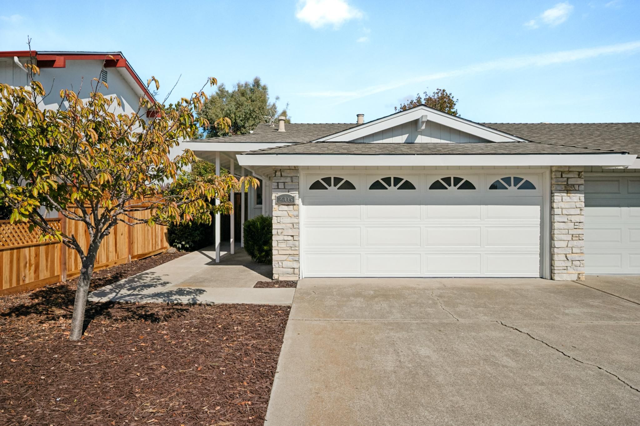 2705 Bayview Dr