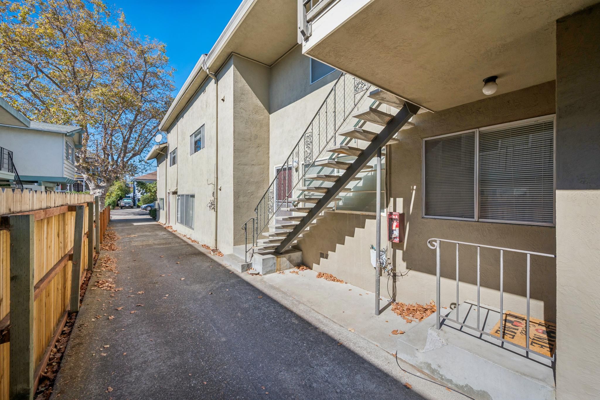 1526 Verdi St