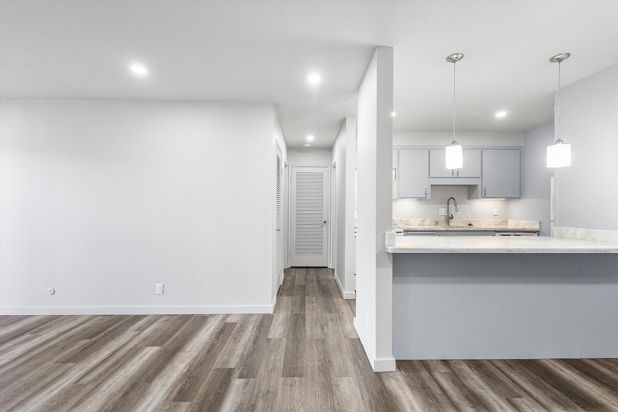528 Merritt Ave #302