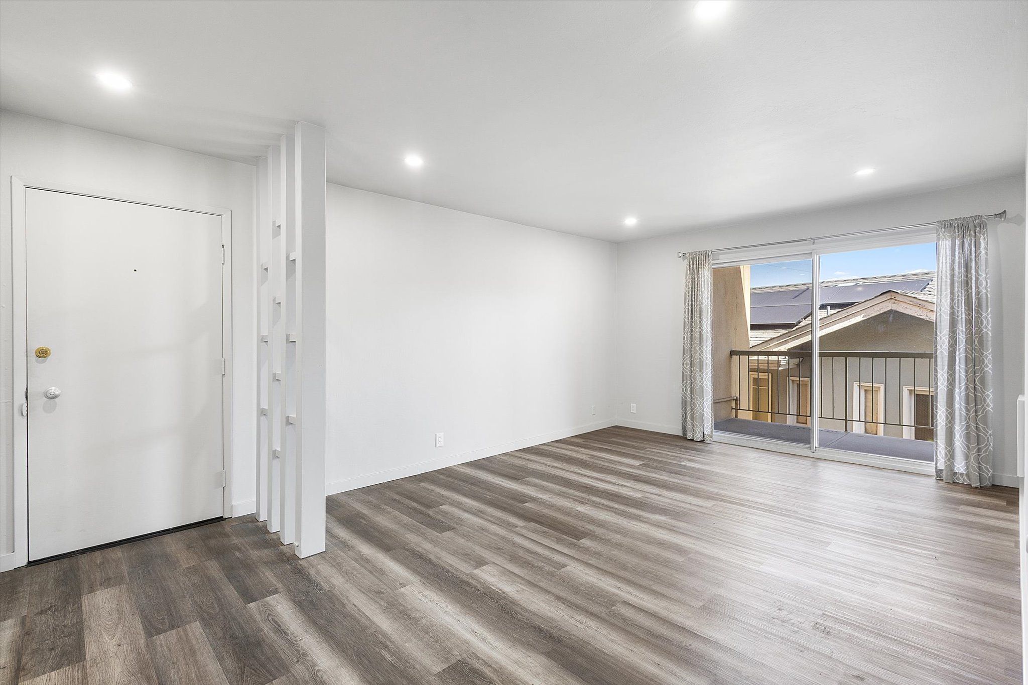 528 Merritt Ave #302