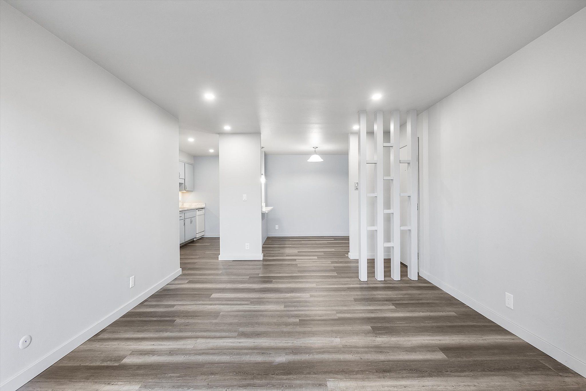 528 Merritt Ave #302
