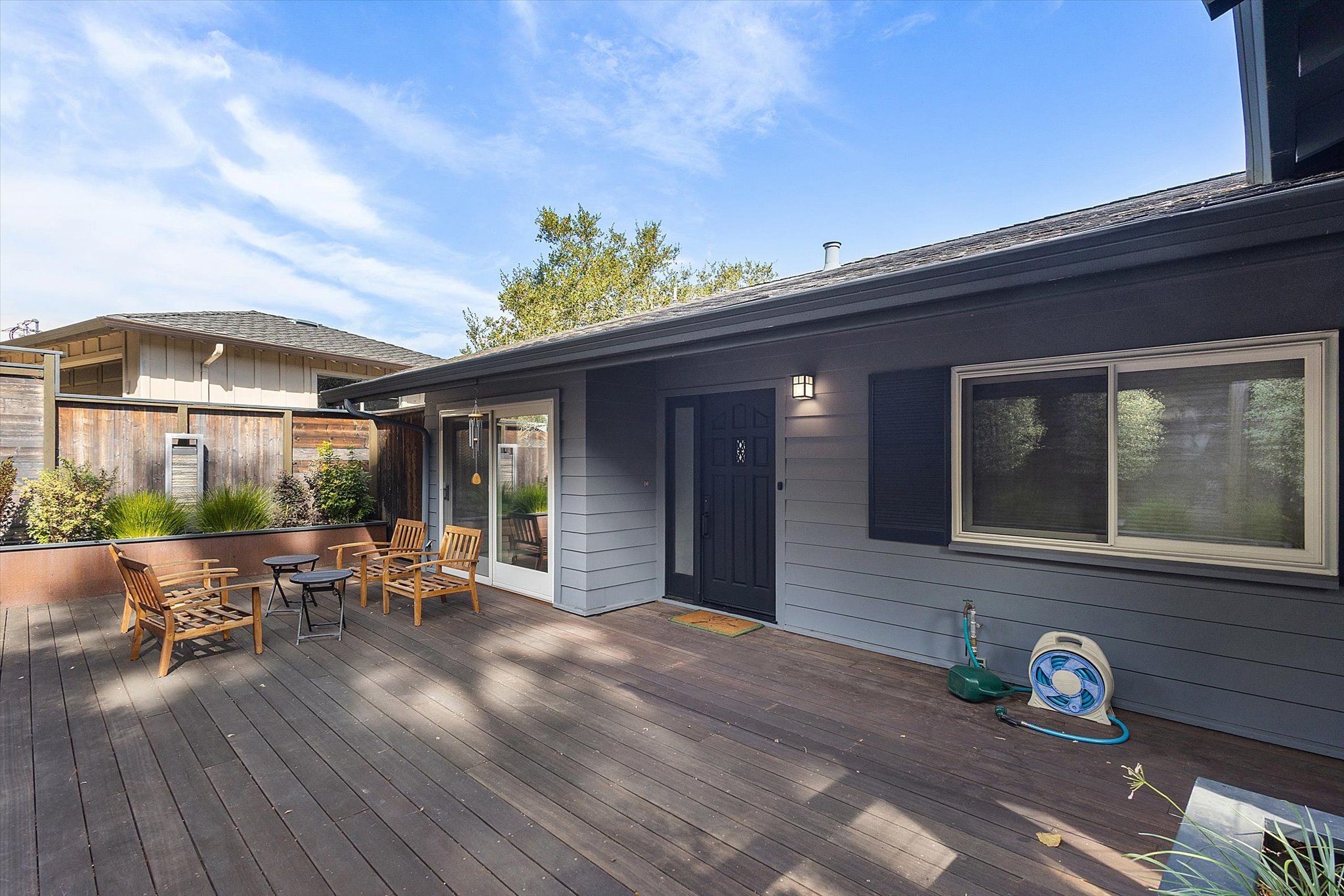 6140 Bullard Dr 