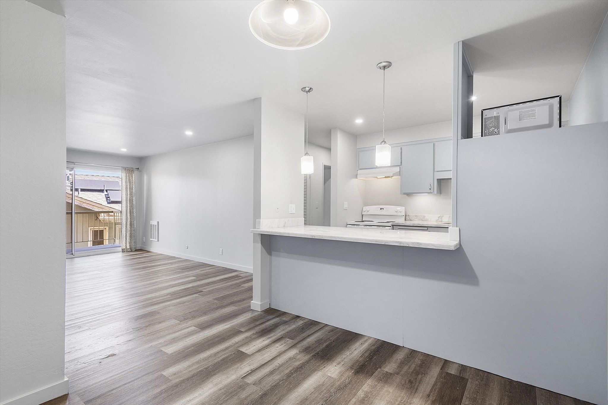 528 Merritt Ave #302