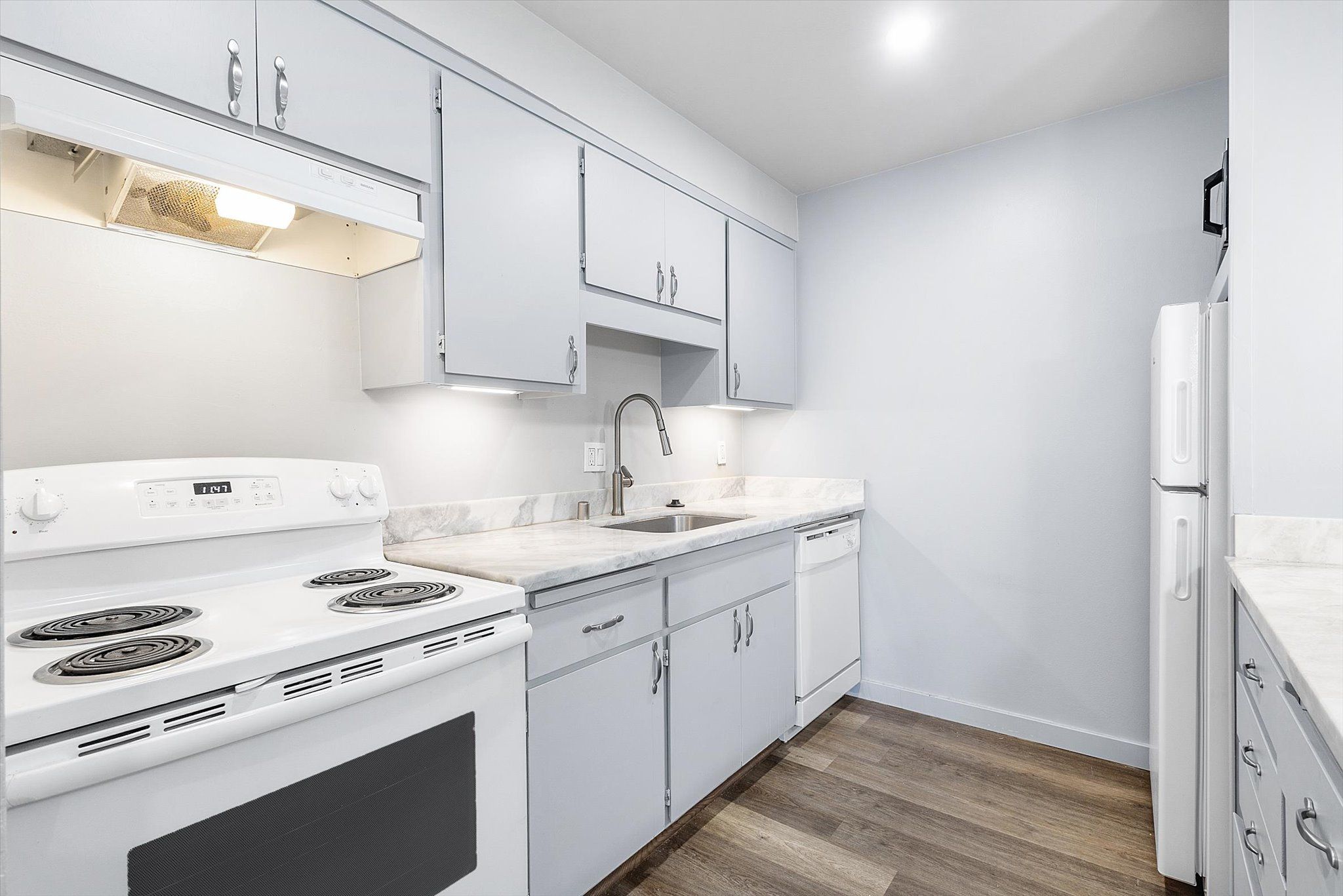 528 Merritt Ave #302