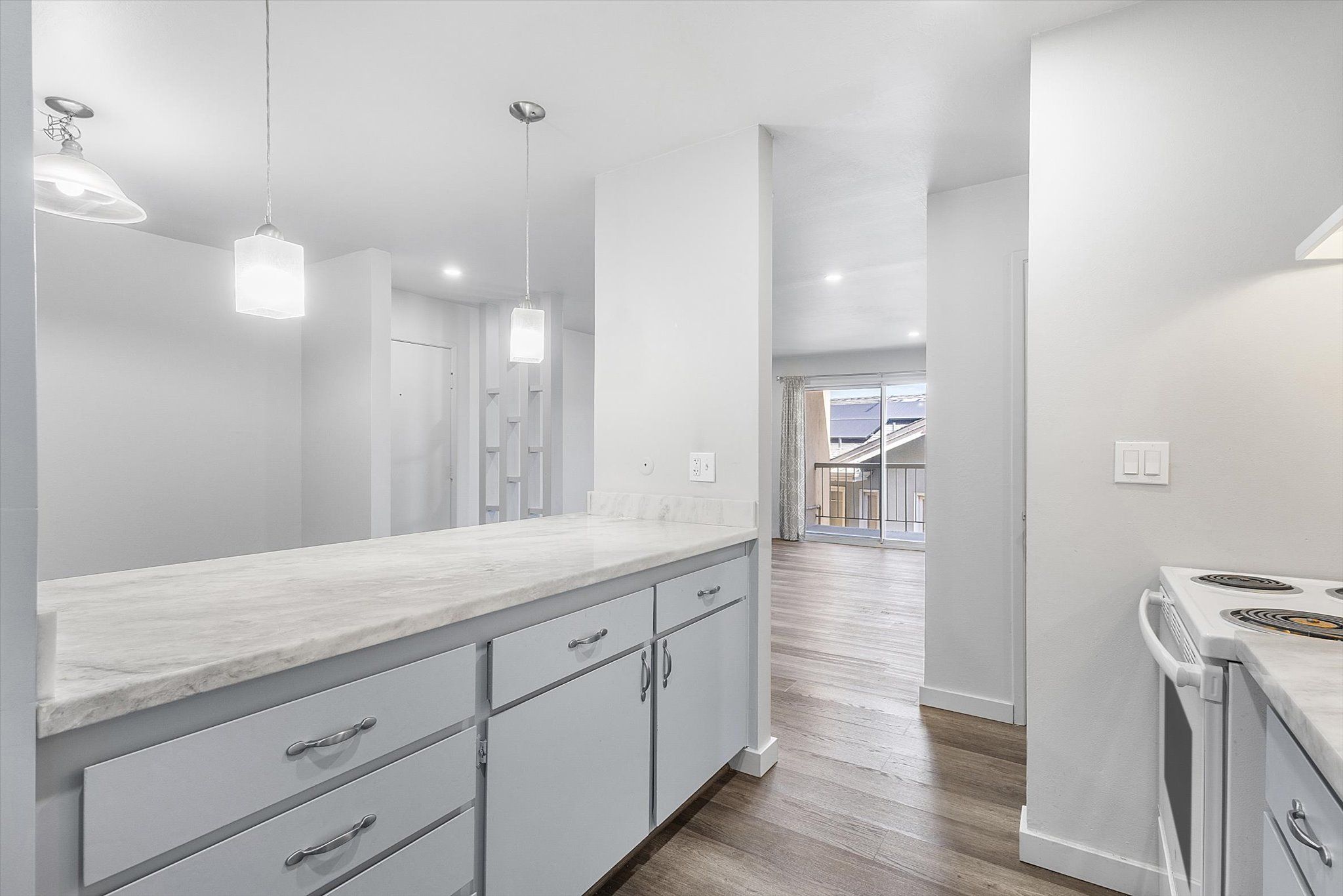 528 Merritt Ave #302