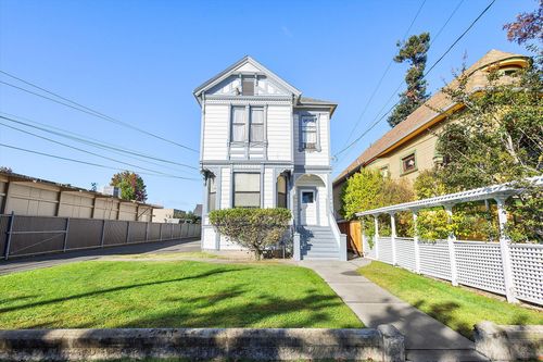 1541  Bay Street #2