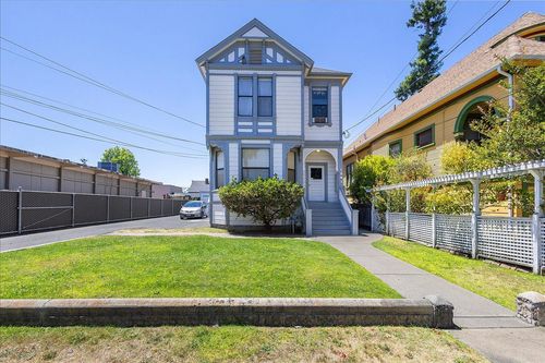 1541  Bay Street #2